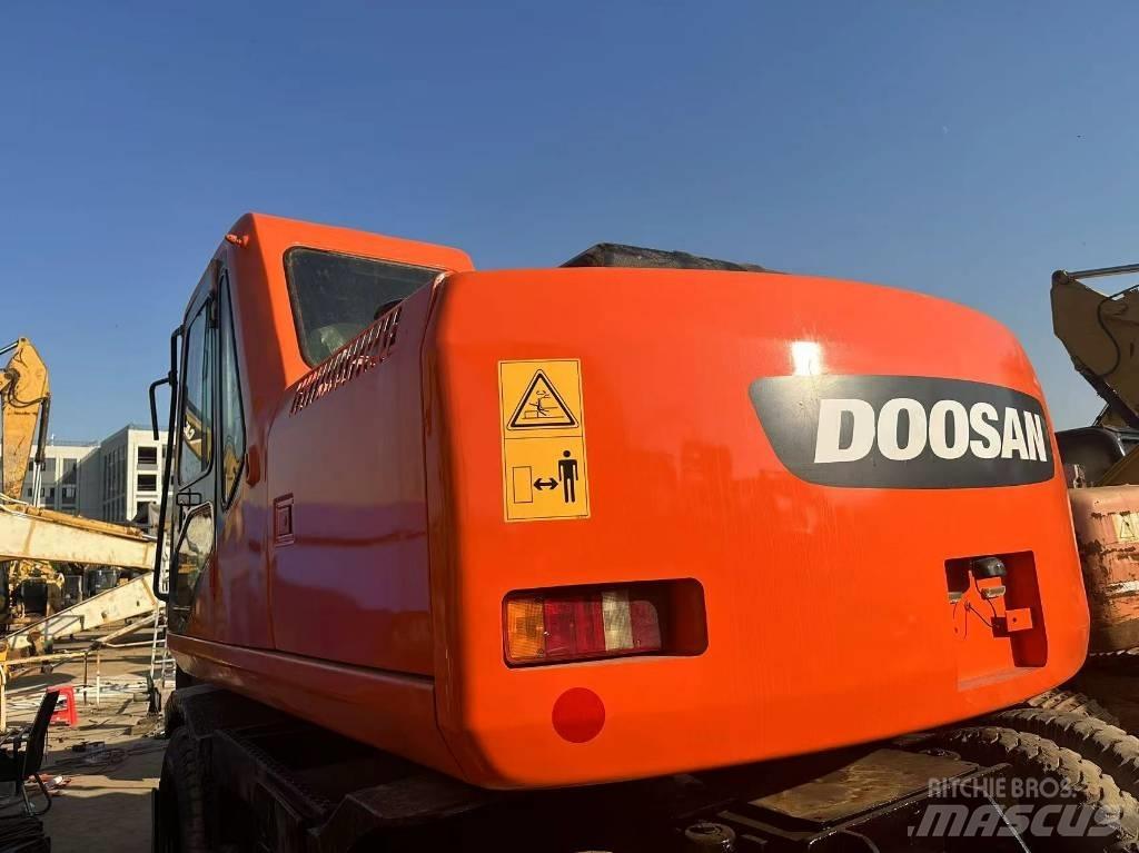 Doosan 150 W-7 Kolová rýpadla