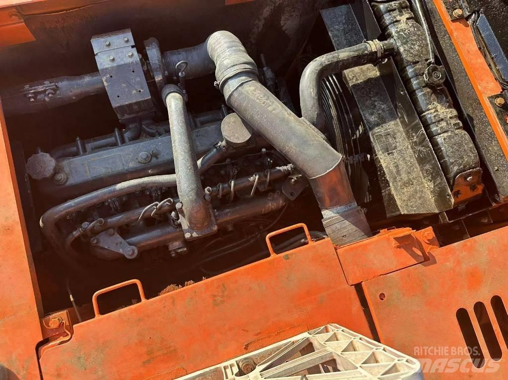 Doosan 150 W-7 Kolová rýpadla
