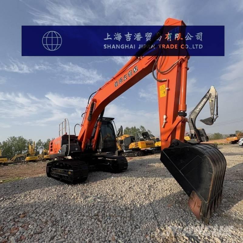 Hitachi ZX 200 Pásová rýpadla