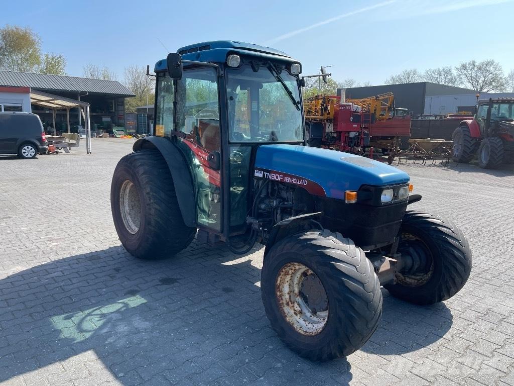 New Holland TN 90 F Traktory