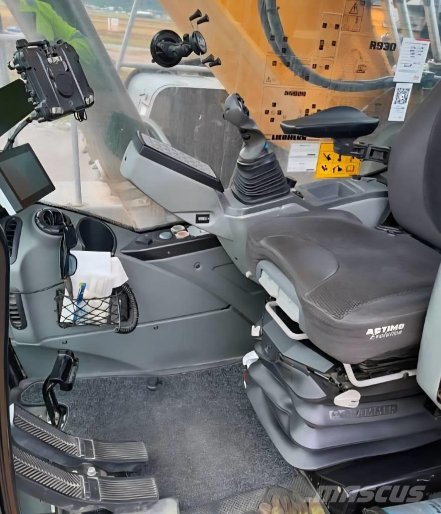 Liebherr R 930 G8 Pásová rýpadla