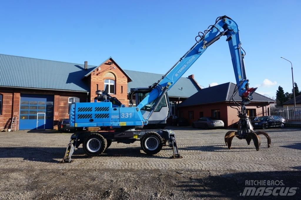 Fuchs MHL 331 Stroje pro manipulaci s odpadem