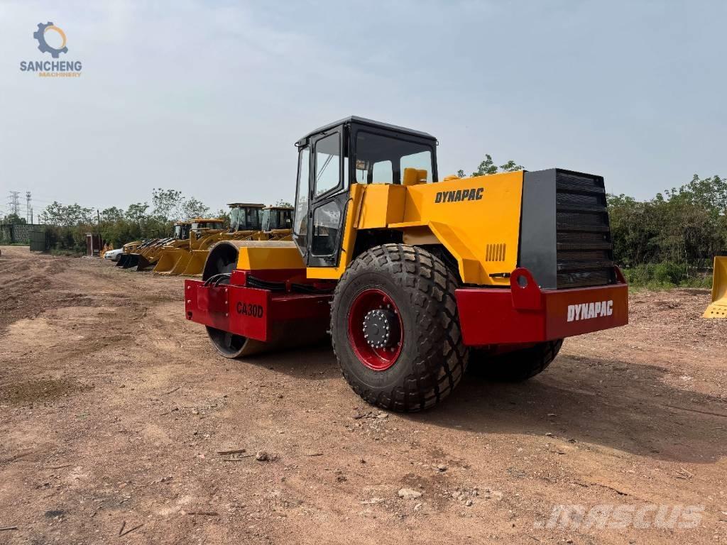 Dynapac CA 30 D Tahačové válce