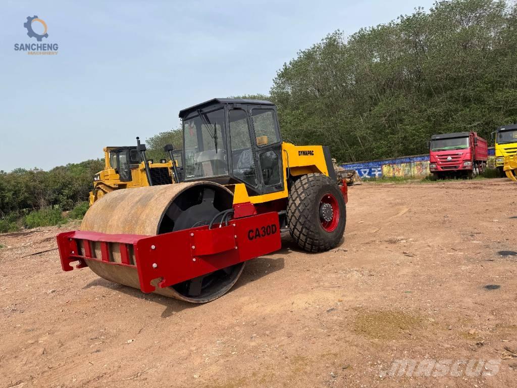 Dynapac CA 30 D Tahačové válce