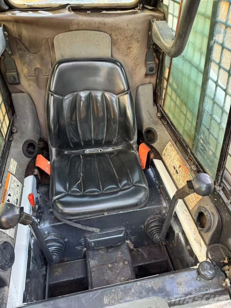 Bobcat S 160 Smykem řízené nakladače