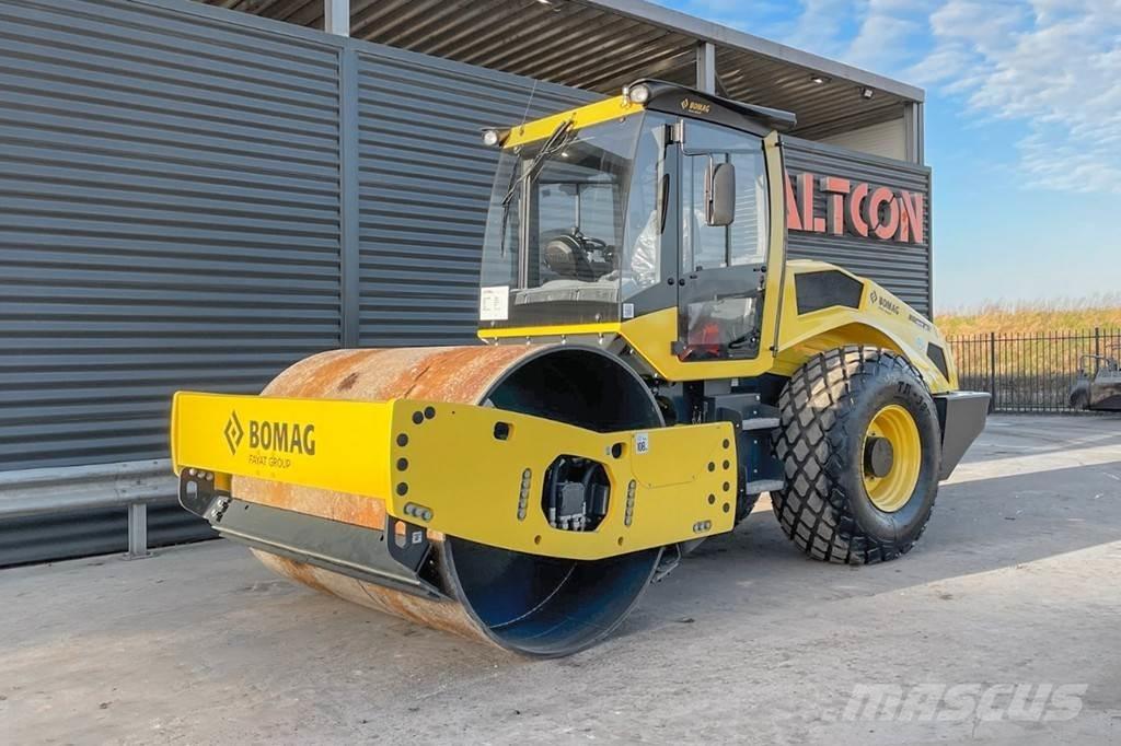 Bomag BW 213 D-5 Tahačové válce