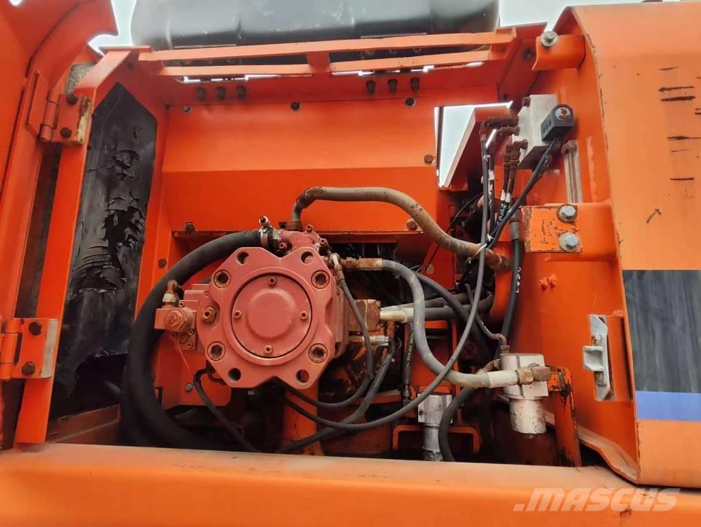 Doosan DH 210 W-7 Kolová rýpadla