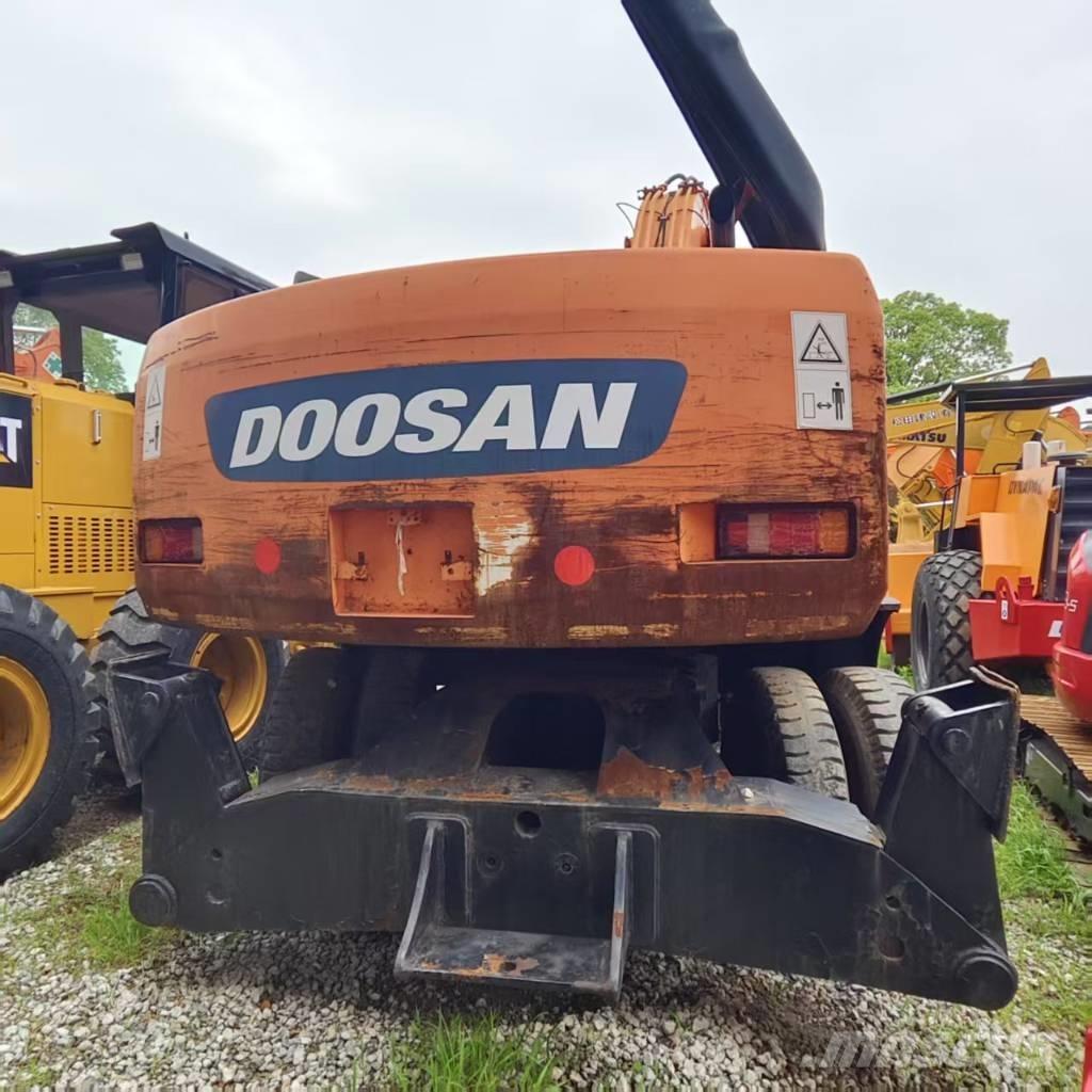 Doosan DH 210 W-7 Kolová rýpadla
