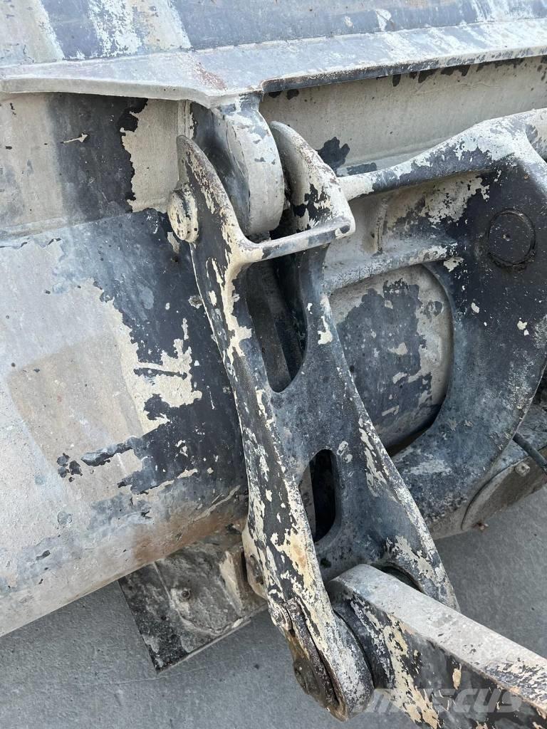 Volvo L120G Kolové nakladače