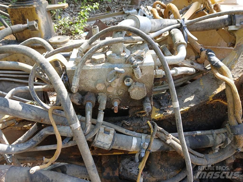 CAT 730 Kloubové dempry