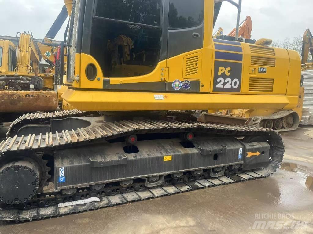 Komatsu PC 220-8 Pásová rýpadla