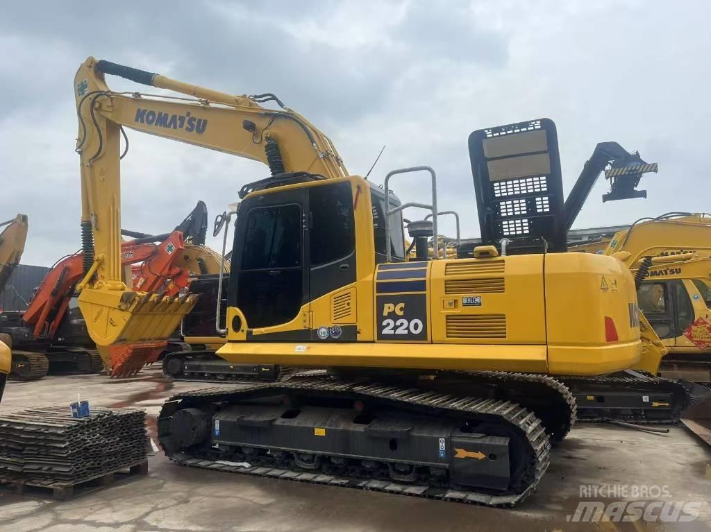 Komatsu PC 220-8 Pásová rýpadla