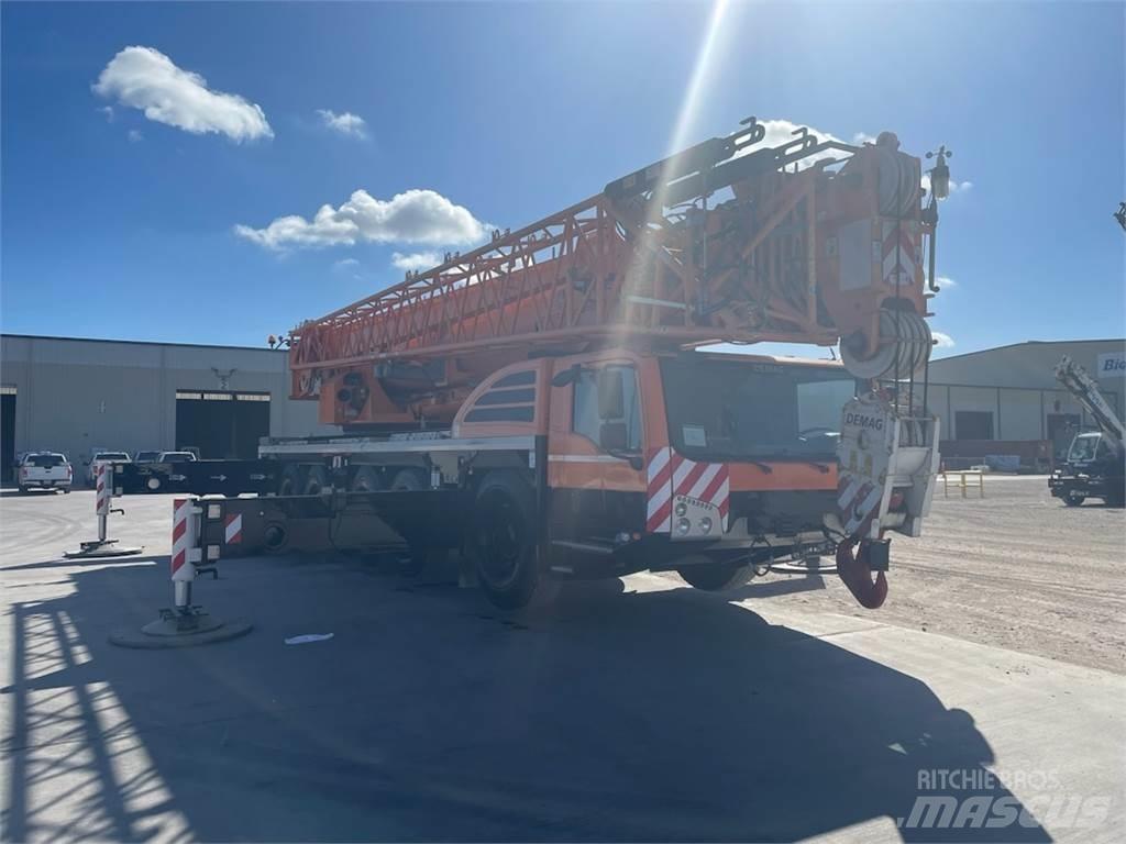 Demag AC 250-5 Univerzální terénní jeřáby