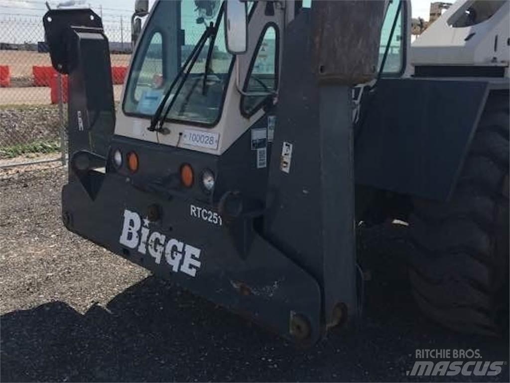 Terex CD225 Jeřáby pro těžký terén