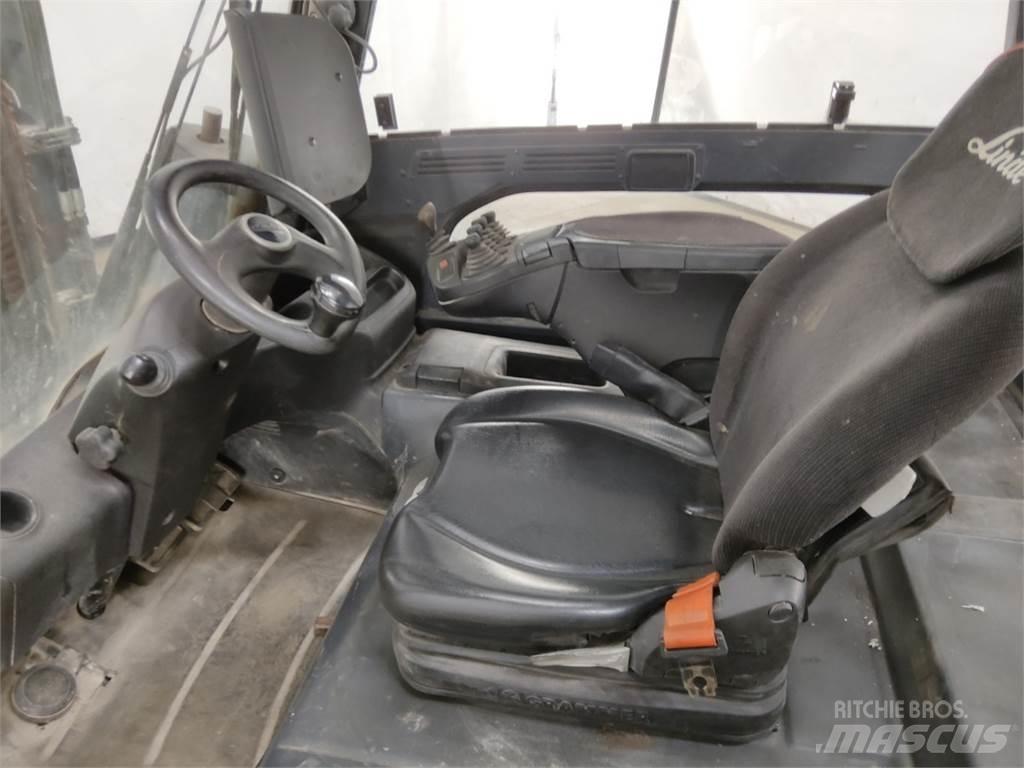 Linde E25L-01 Akumulátorové vozíky