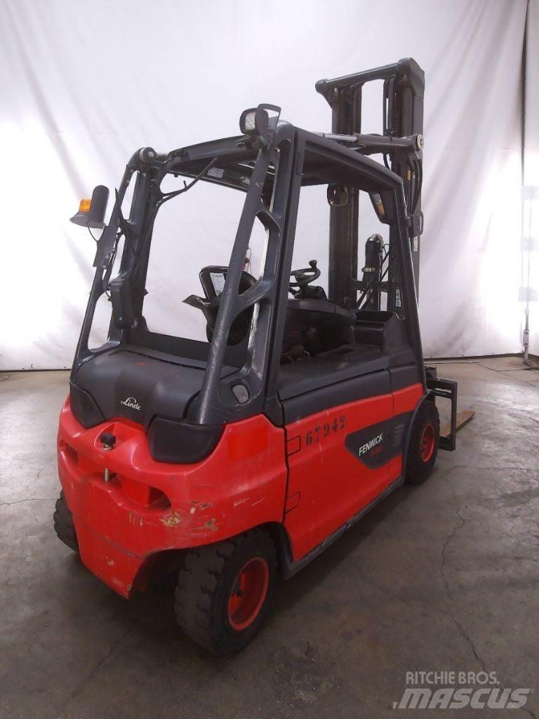 Linde E30L-01 Akumulátorové vozíky