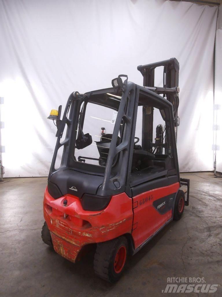 Linde E30L-01 Akumulátorové vozíky