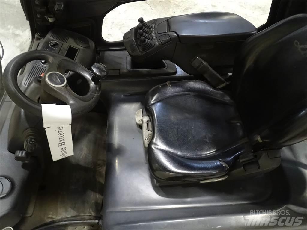 Linde E35L-01 Akumulátorové vozíky