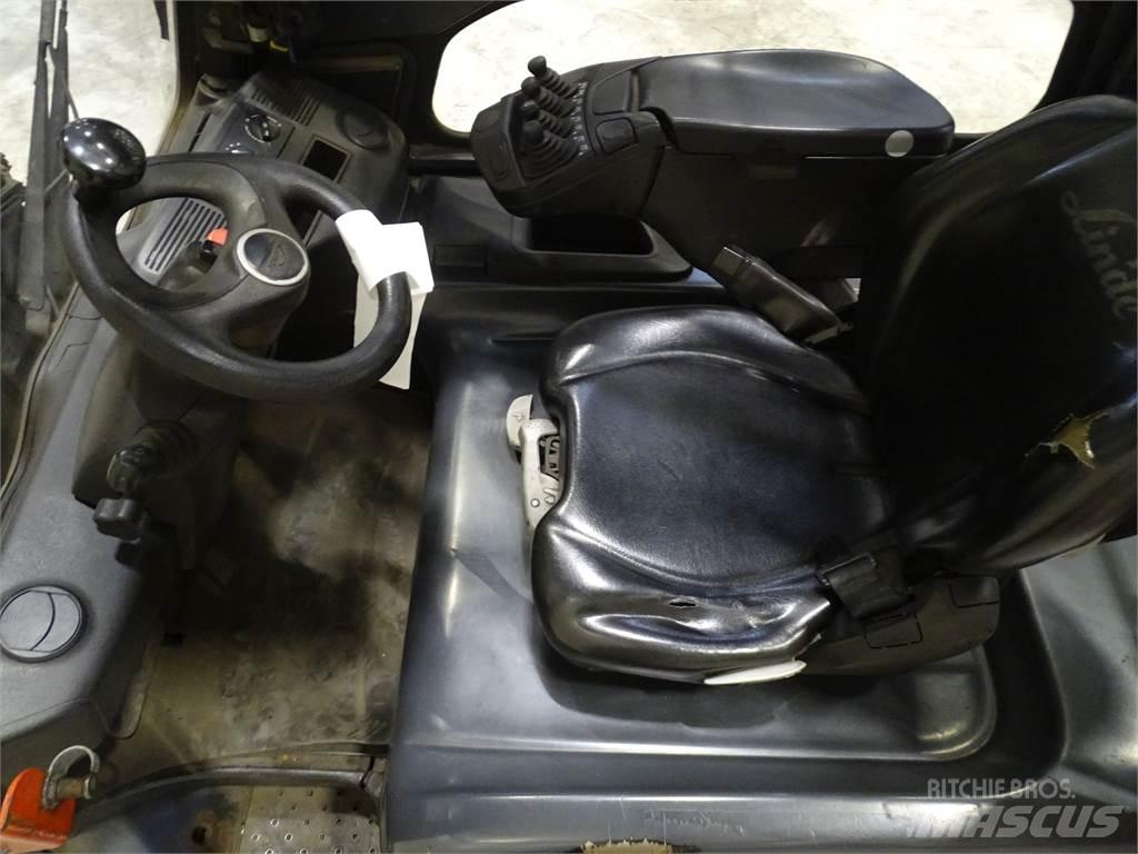 Linde E35L-01 Akumulátorové vozíky