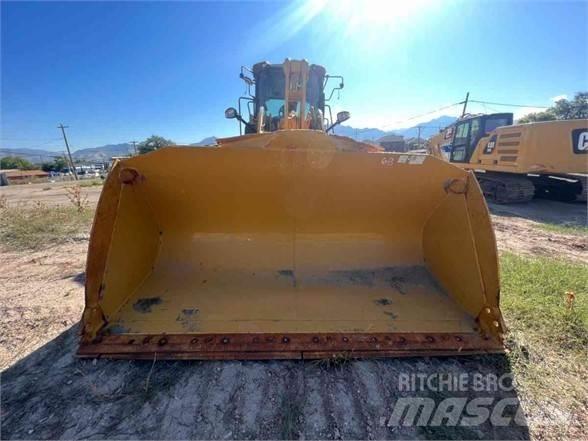 CAT 938M Kolové nakladače