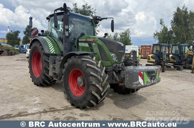 Fendt 724 Vario Traktory