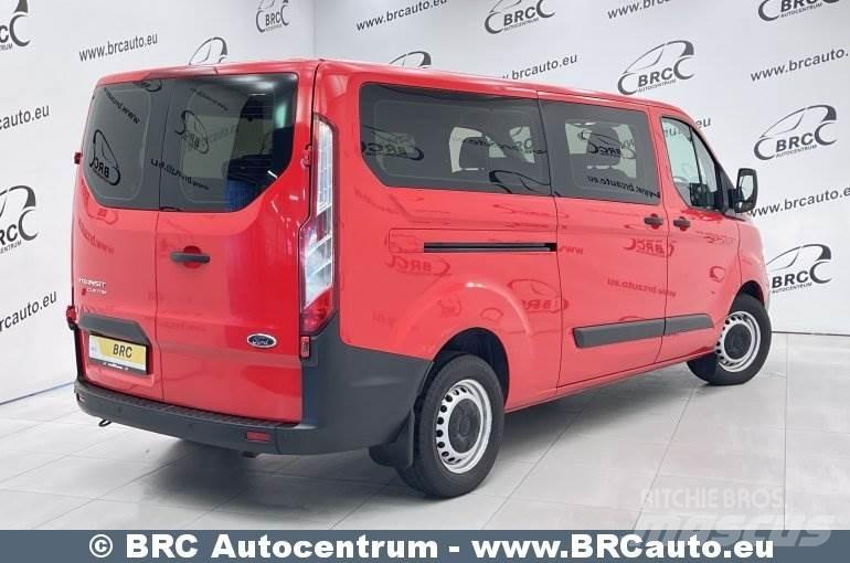 Ford Transit Custom Minibusy