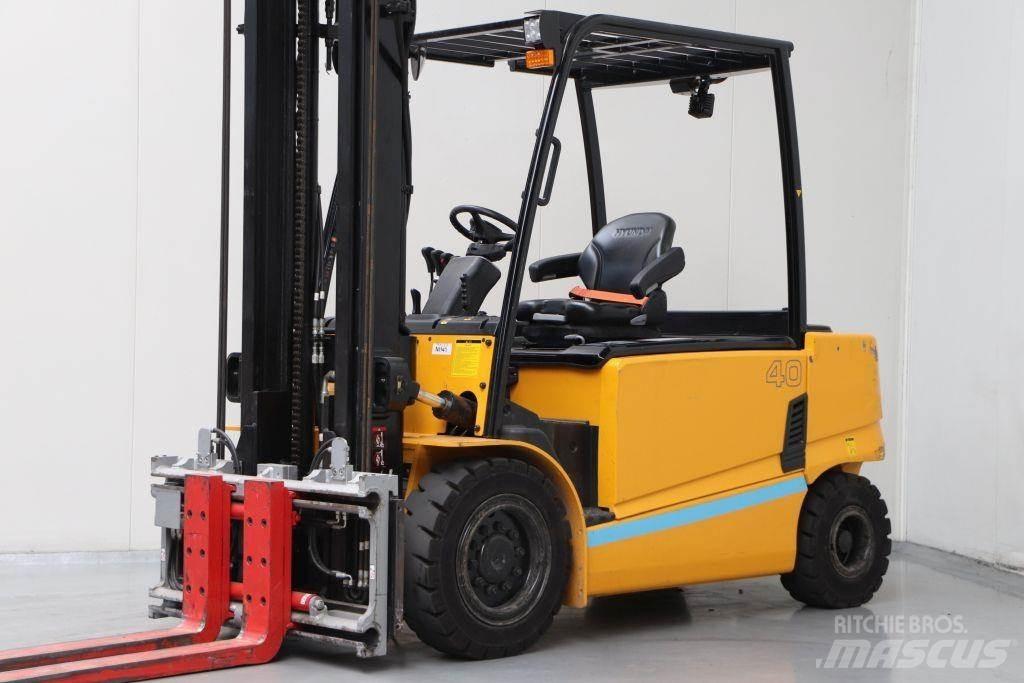 Hyundai 40B-9 Akumulátorové vozíky
