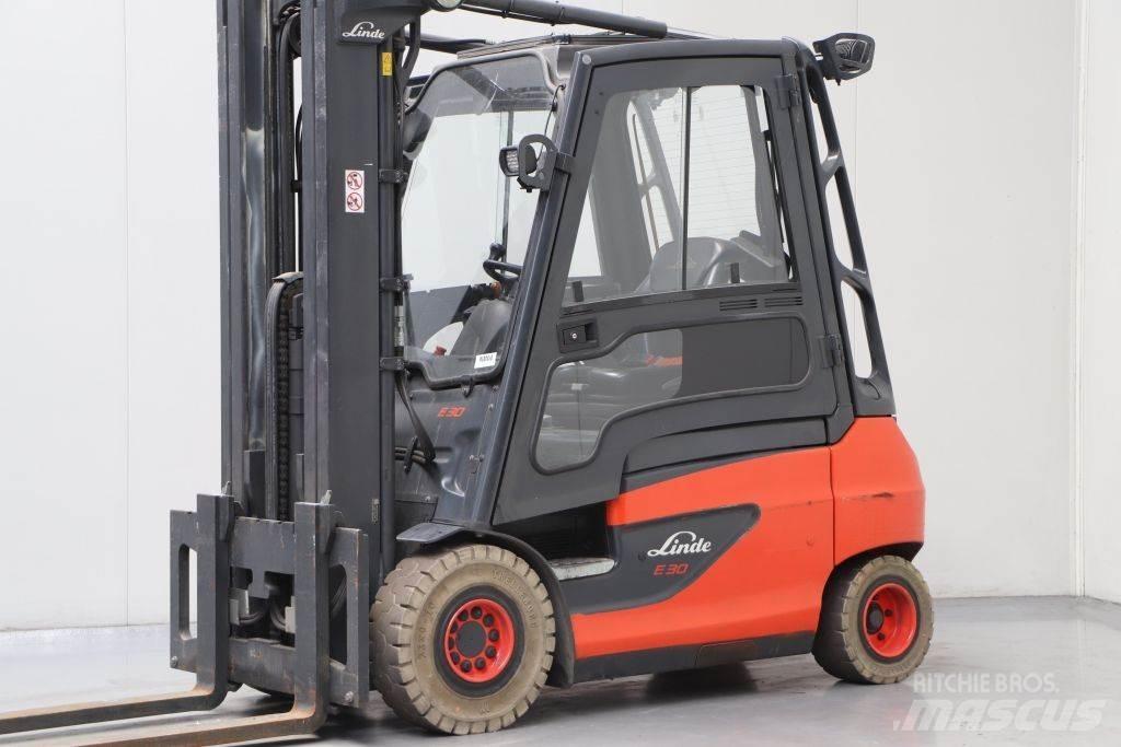 Linde E30-01 Akumulátorové vozíky