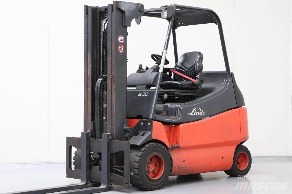 Linde E30/600-02 Akumulátorové vozíky