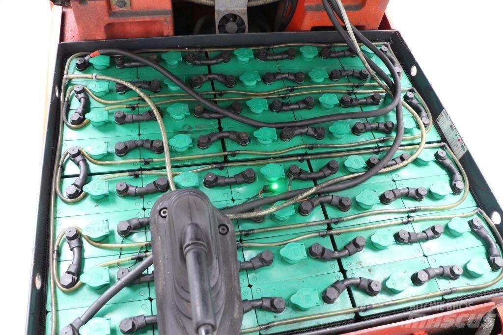 Linde E30S-03/600 Akumulátorové vozíky