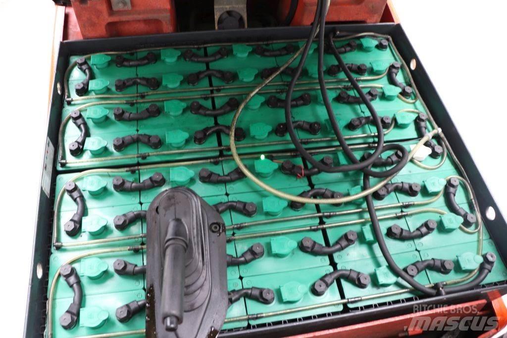 Linde E30S-03/600 Akumulátorové vozíky