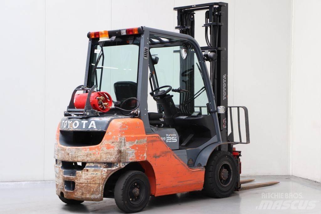 Toyota 02-8FGF25 LPG vozíky