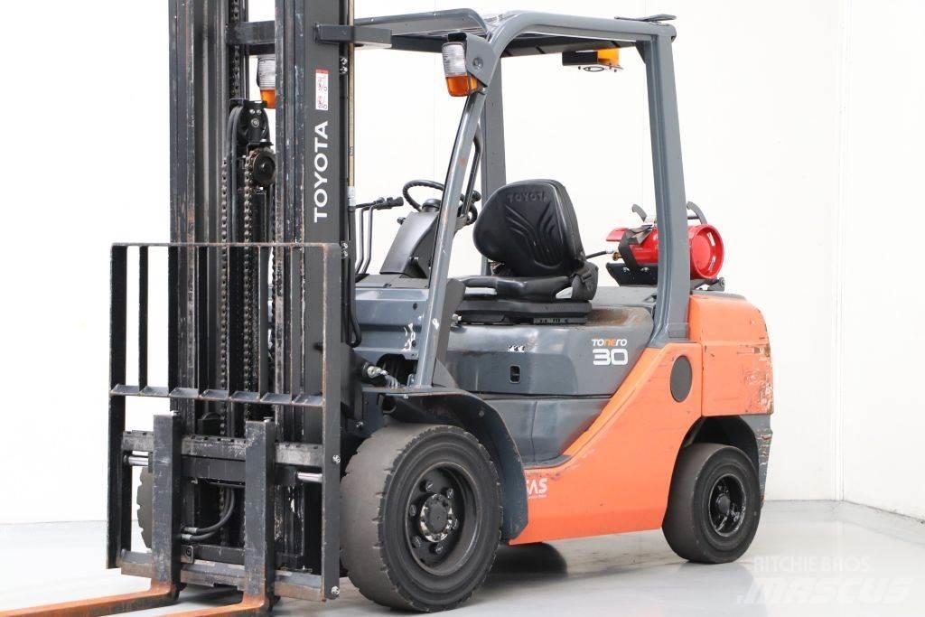 Toyota 02-8FGF30 LPG vozíky