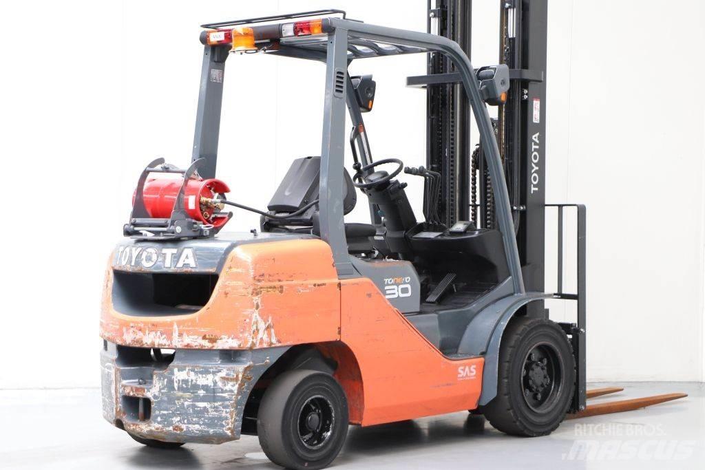 Toyota 02-8FGF30 LPG vozíky