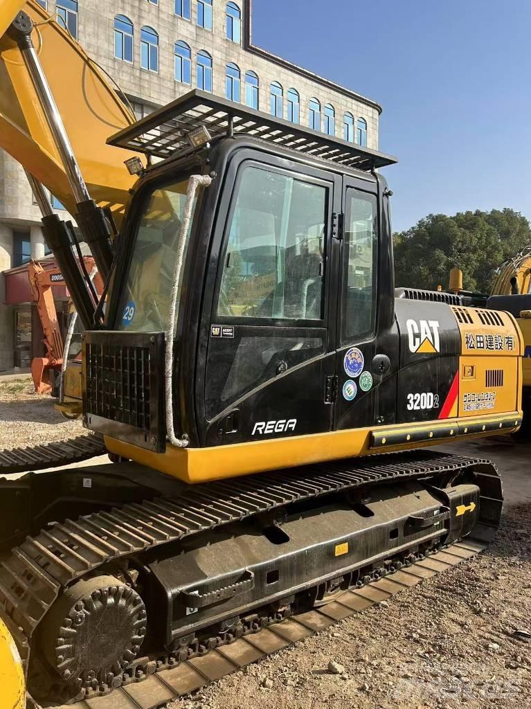 CAT 320 D2 Pásová rýpadla