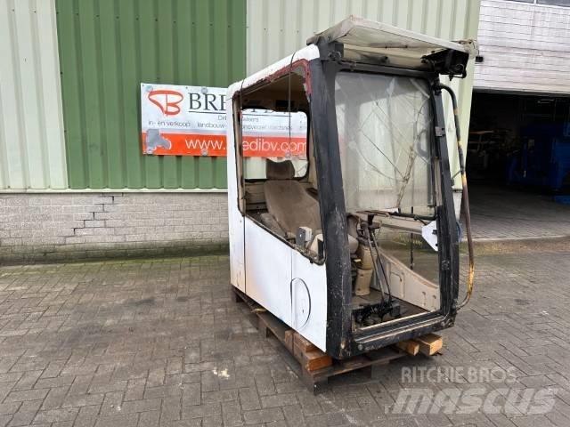 CAT 325 LN Kabiny a interiér
