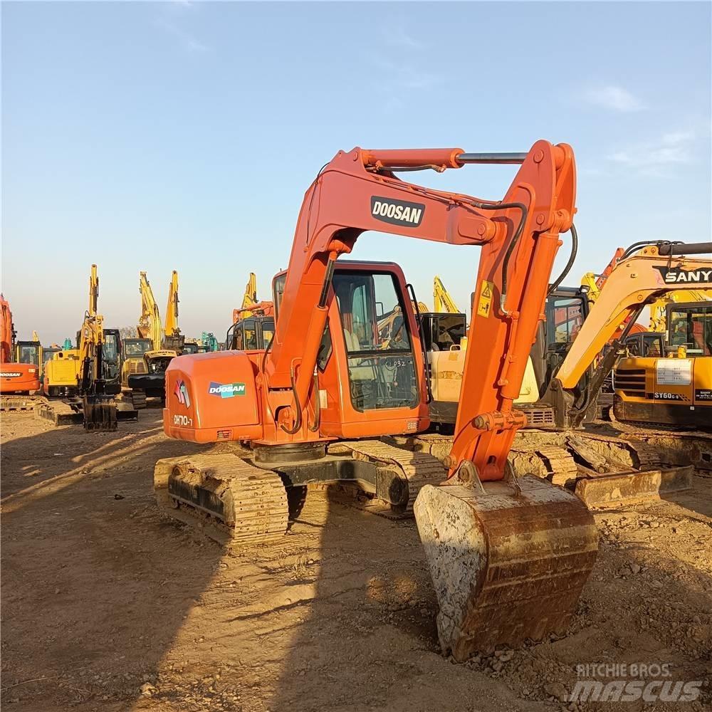 Doosan DH 70 Pásová rýpadla