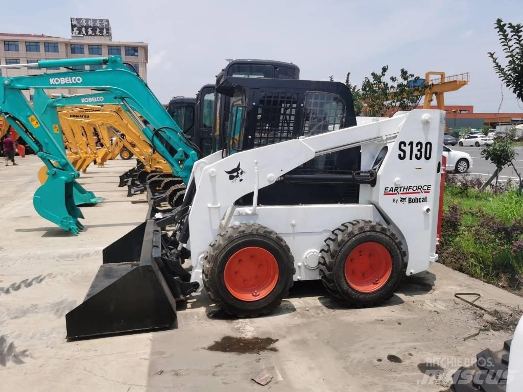 Bobcat S 130 Smykem řízené nakladače