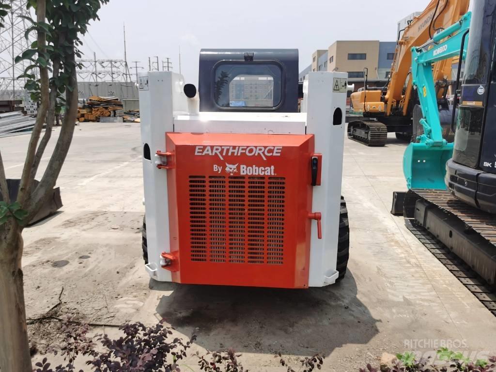 Bobcat S 130 Smykem řízené nakladače