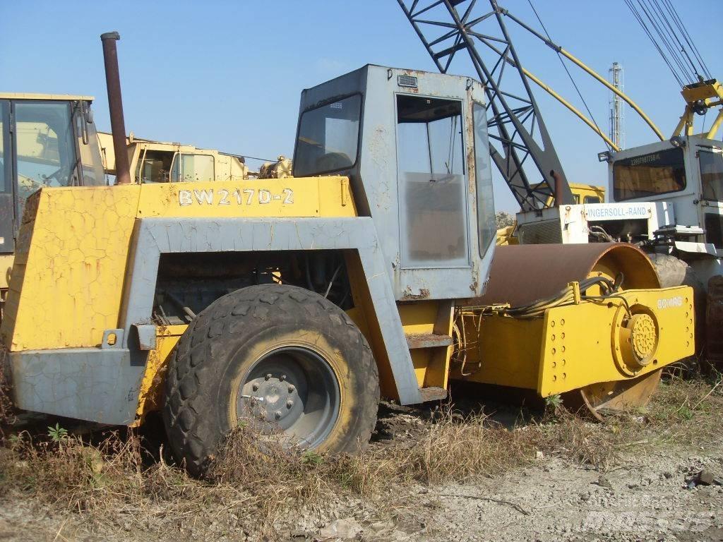 Bomag 217D Tahačové válce