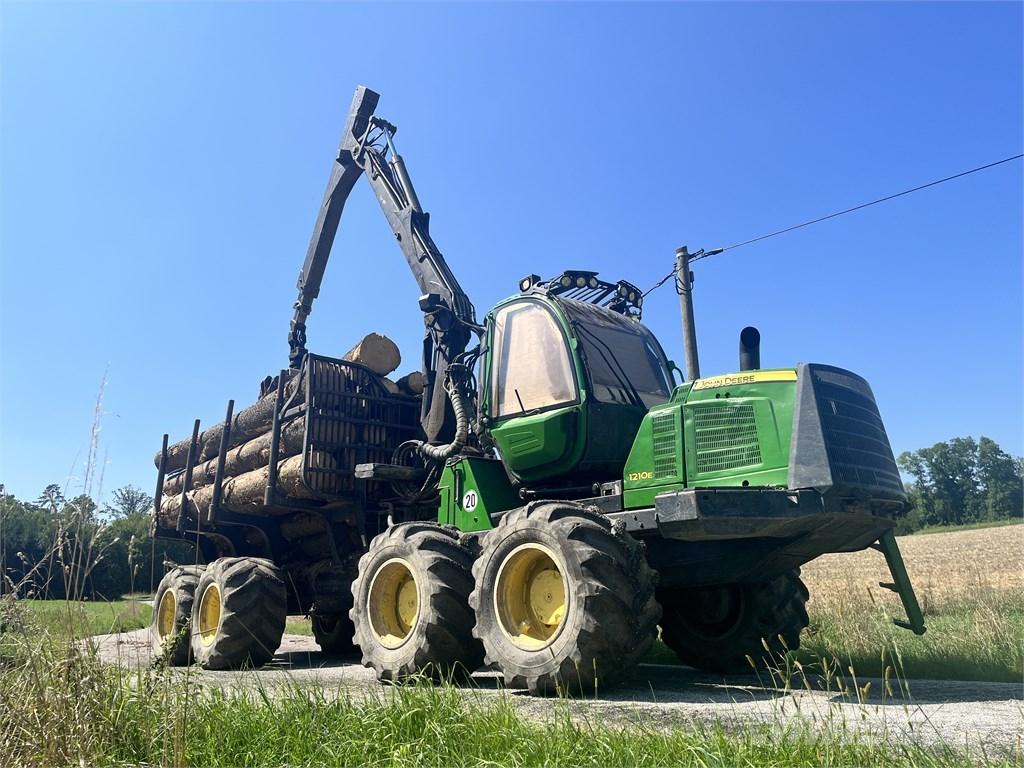 John Deere 1210E Vyvážecí traktory