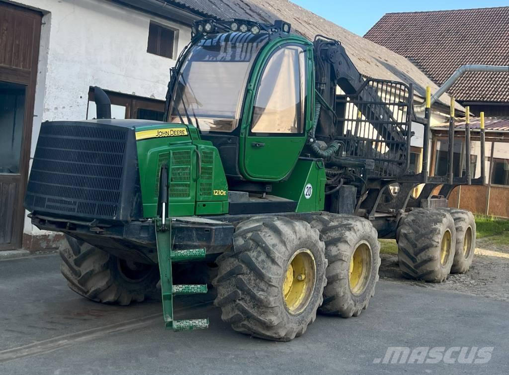 John Deere 1210E Vyvážecí traktory