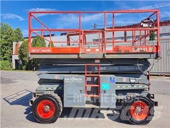 SkyJack SJ8841RT Nůžková zvedací plošina