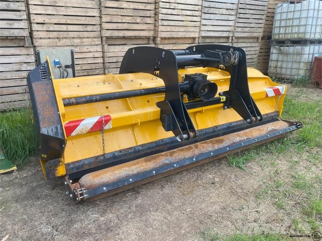 Müthing Farmer 300 Mulčovače