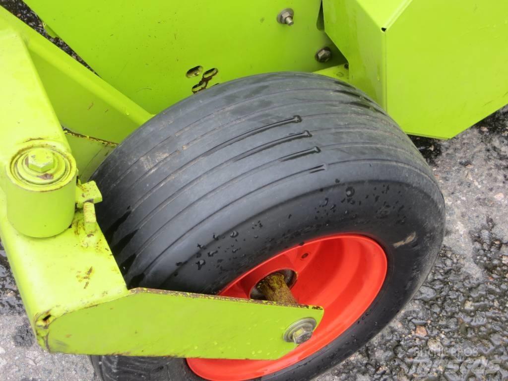 CLAAS 250 RC Lis na válcové balíky