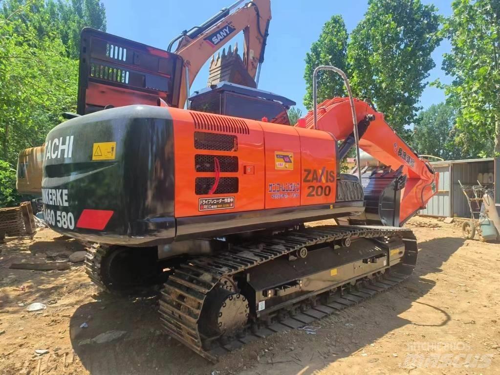 Hitachi ZX200 Pásová rýpadla