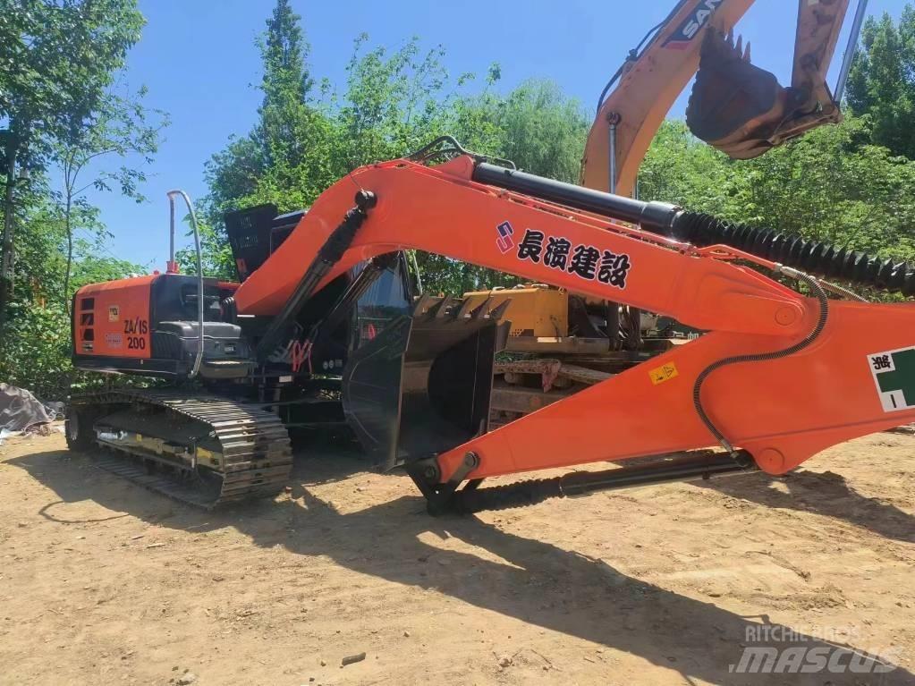 Hitachi ZX200 Pásová rýpadla