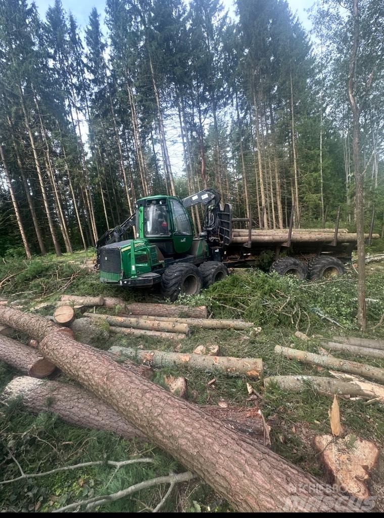 John Deere 1110 E Vyvážecí traktory