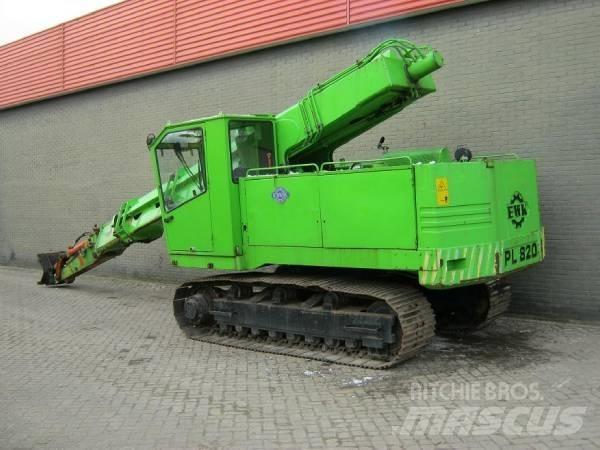  PL820R Speciální bagry