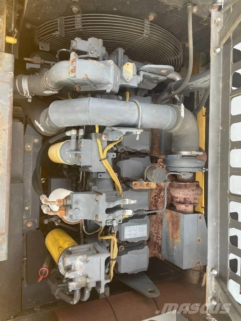 Komatsu PC 400-8 Pásová rýpadla